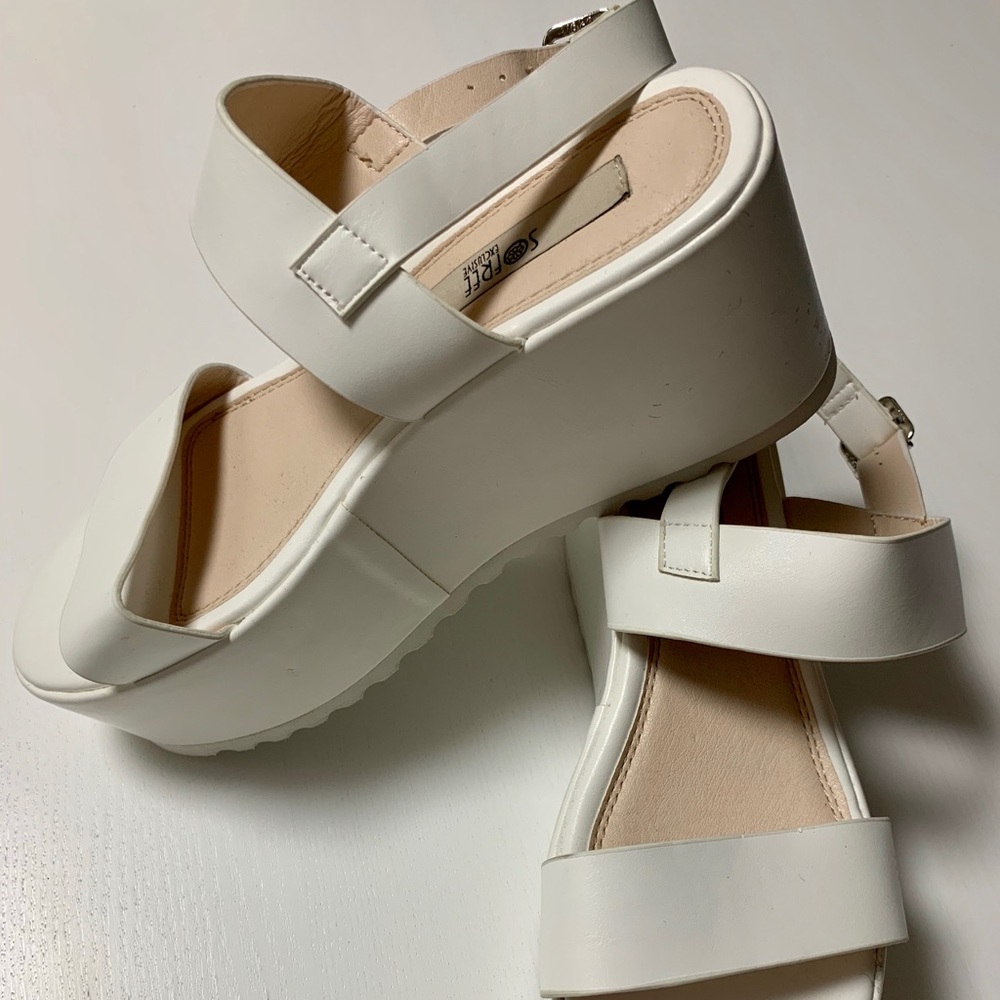 Sofree White Platform Wedges